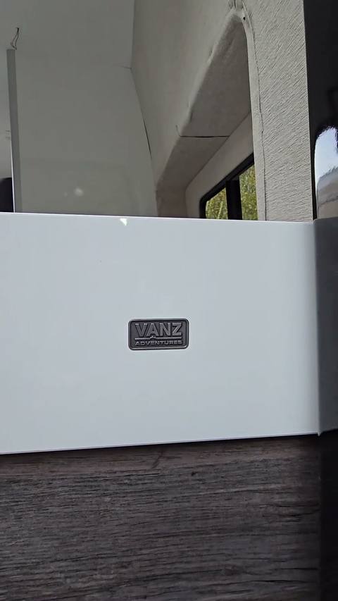 brand vanz badge woodgrain