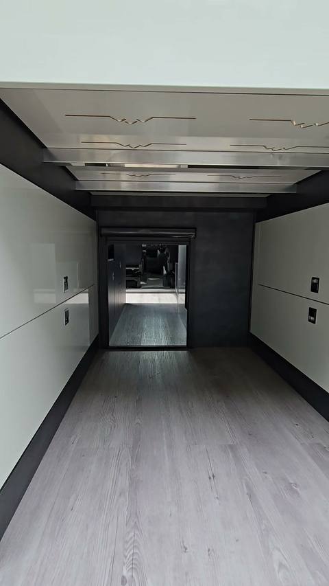 white gloss bed corridor